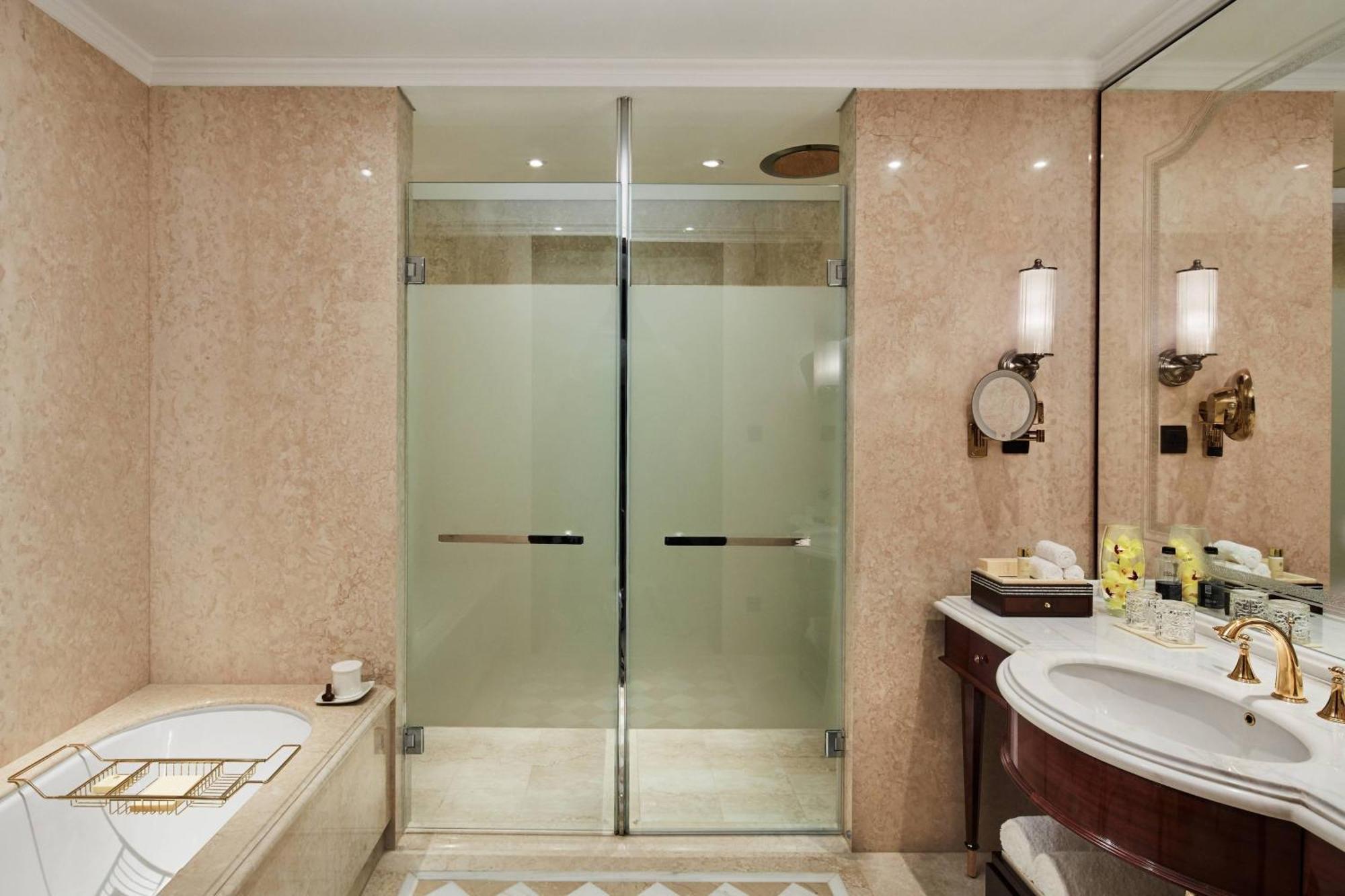 The Ritz-Carlton, Пюн Екстериор снимка