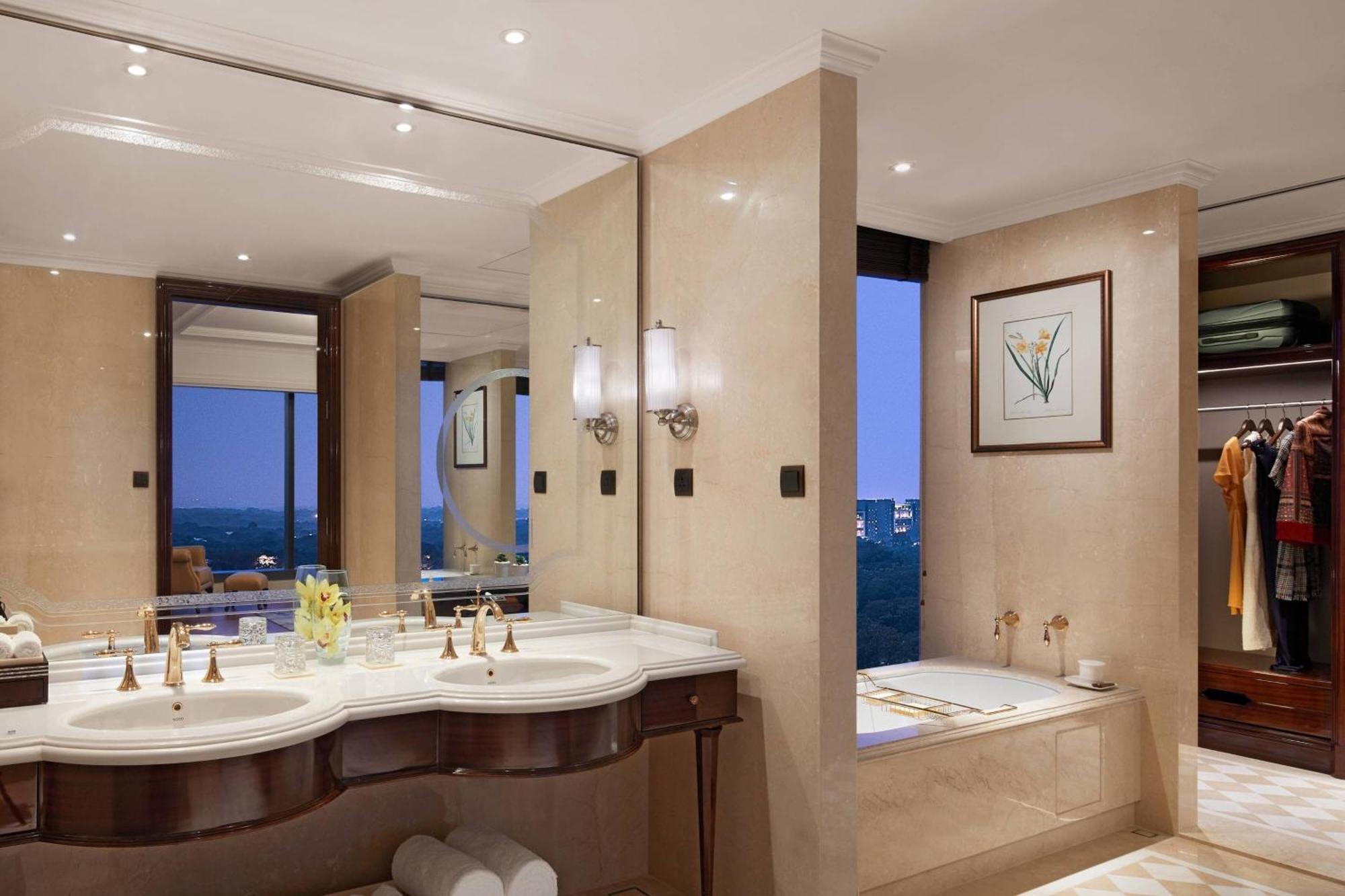 The Ritz-Carlton, Пюн Екстериор снимка