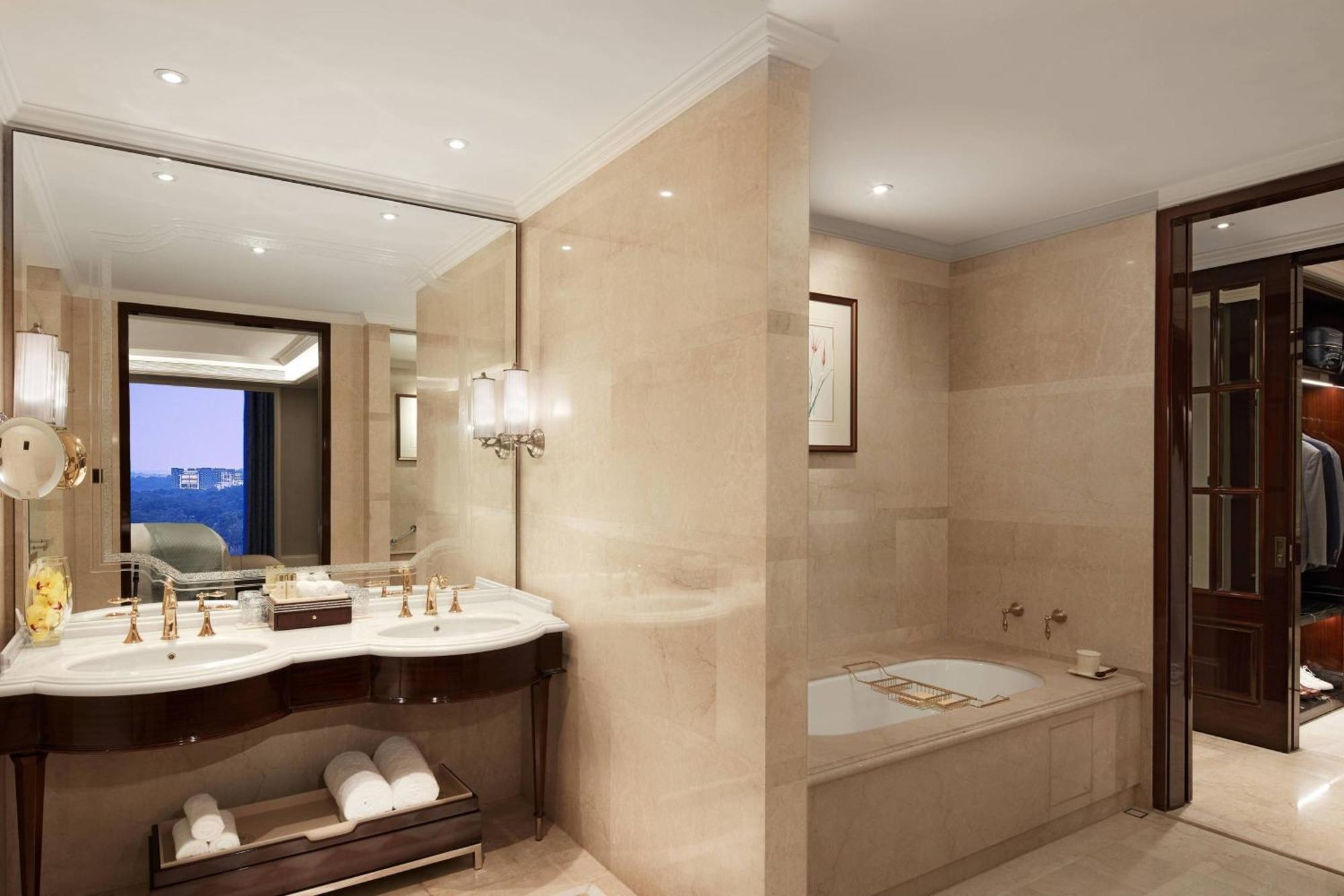 The Ritz-Carlton, Пюн Екстериор снимка